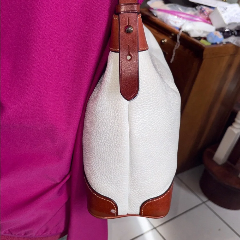 Dooney & Bourke Hobo Bag  Shoulder Bag  pebbled leather white/saddle brown trim